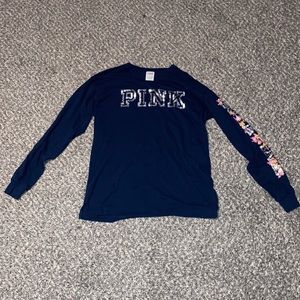 victoria secret long sleeve shirt. size extra small